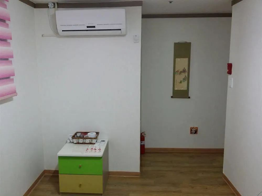 Feliz Guesthouse, Seoul Station 0*,